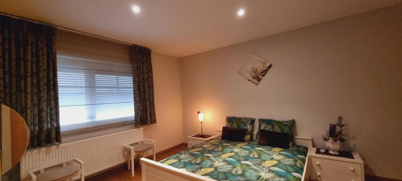 Susberg-1 & 2 Apartment NeerNeerpelt Екстериор снимка