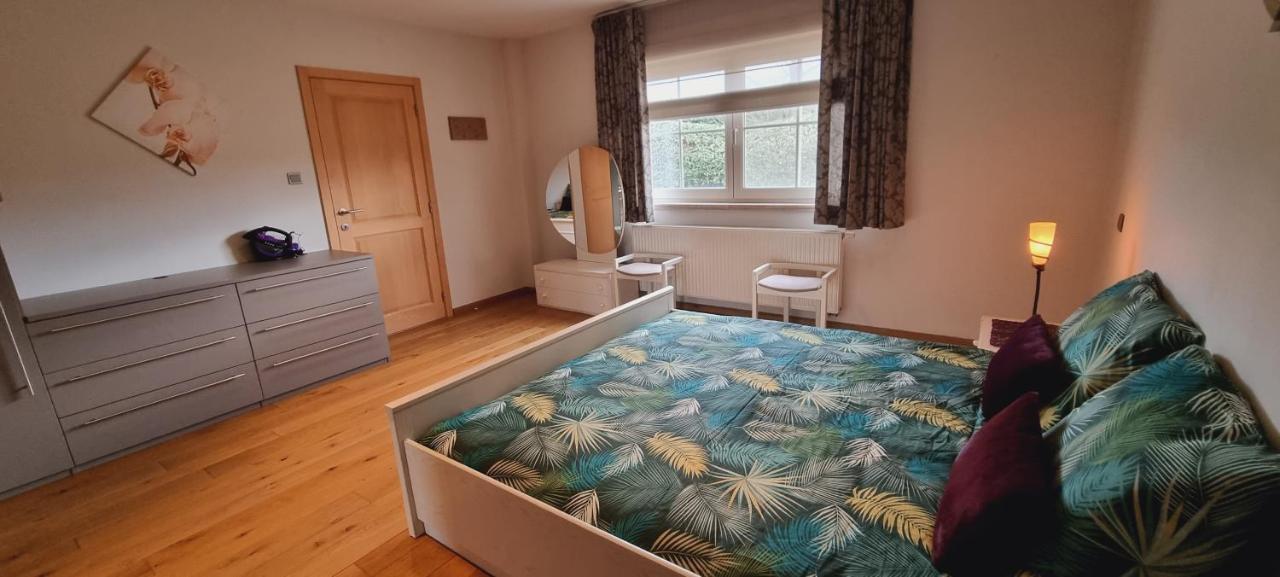 Susberg-1 & 2 Apartment NeerNeerpelt Екстериор снимка