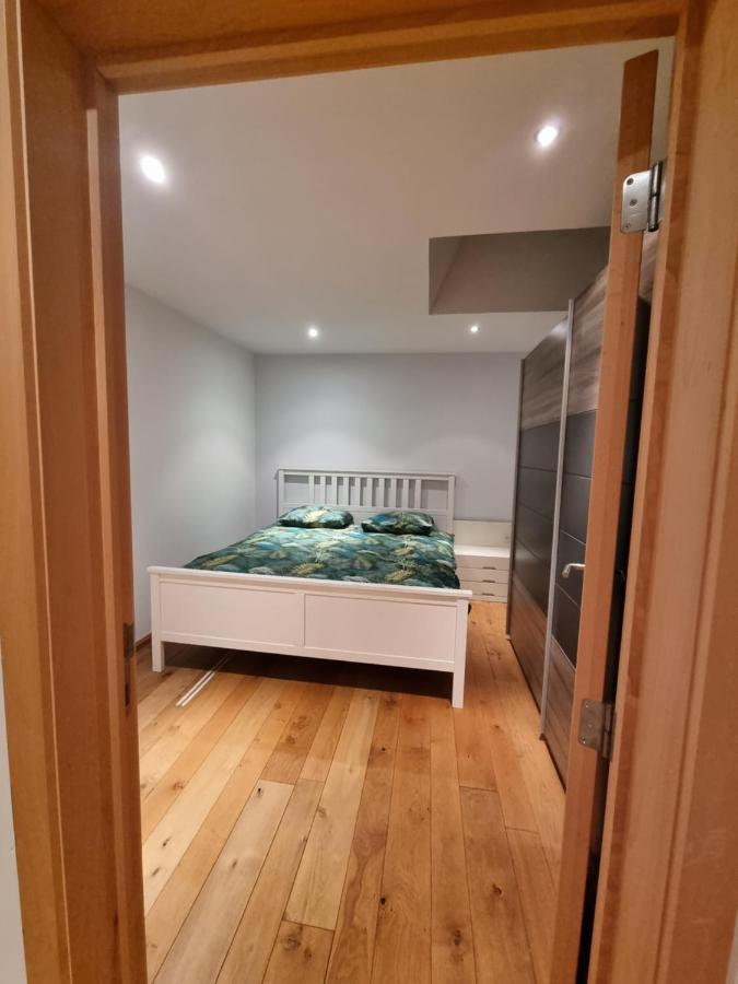 Susberg-1 & 2 Apartment NeerNeerpelt Екстериор снимка