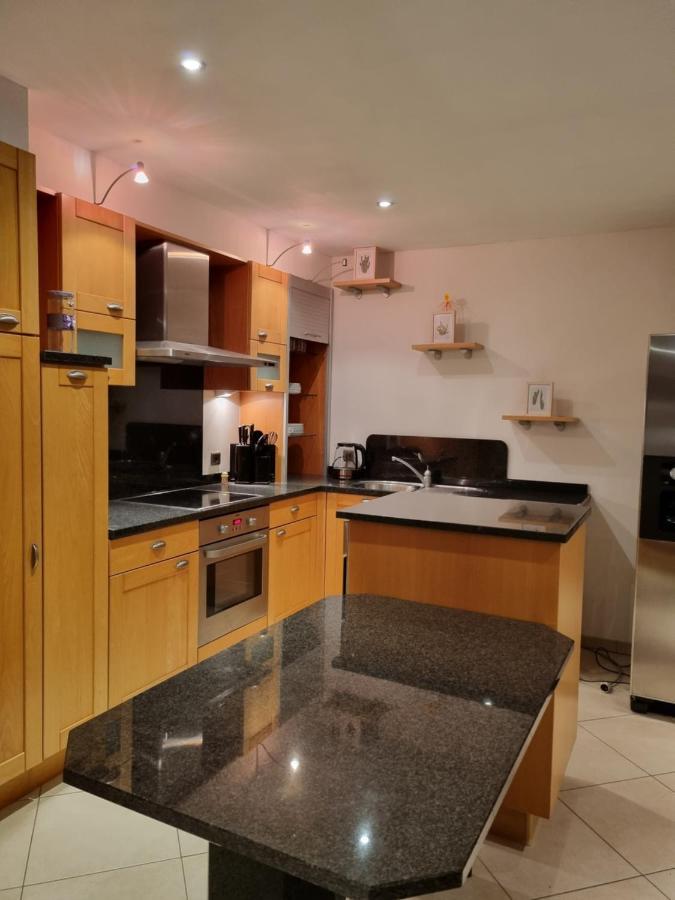 Susberg-1 & 2 Apartment NeerNeerpelt Екстериор снимка
