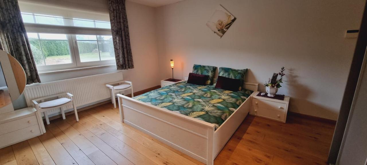 Susberg-1 & 2 Apartment NeerNeerpelt Екстериор снимка
