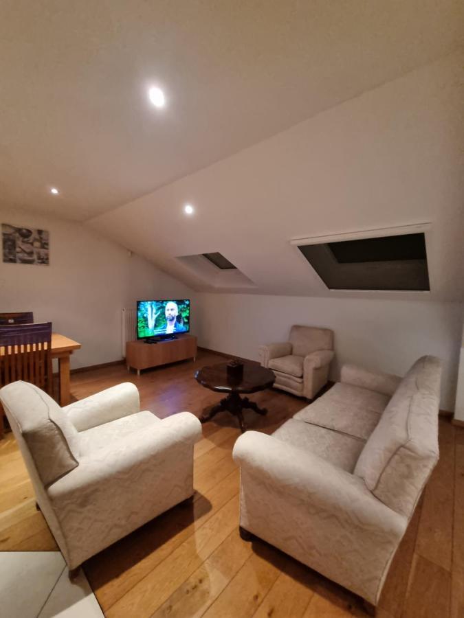 Susberg-1 & 2 Apartment NeerNeerpelt Екстериор снимка