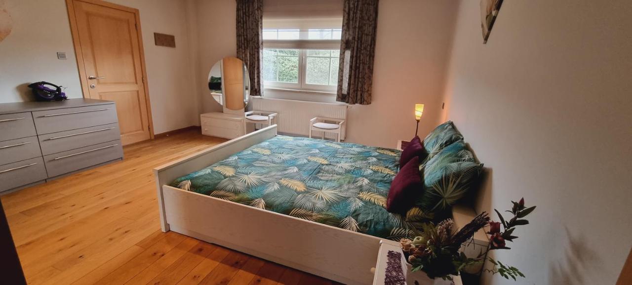 Susberg-1 & 2 Apartment NeerNeerpelt Екстериор снимка