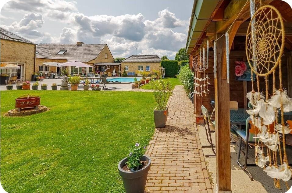 Susberg-1 & 2 Apartment NeerNeerpelt Екстериор снимка